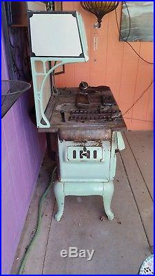 1929 antique Royal Baker cast iron kitchen wood stove 61h x 44w x 29 deep