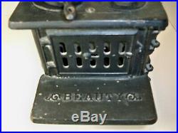 1930's Vintage Cast Iron BEAUTY RANGE Stove Salesman Sample Miniature Oven withpan