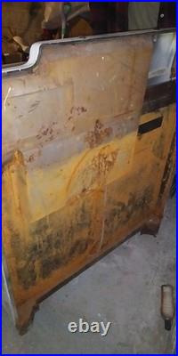 1940s-1950s Estate Vintage Range Oven and Broiler Gas Oven 1940s-1950s Estate Vintage Range Oven and Broiler Gas Oven