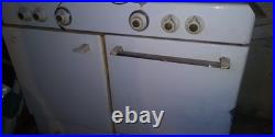 1940s-1950s Estate Vintage Range Oven and Broiler Gas Oven 1940s-1950s Estate Vintage Range Oven and Broiler Gas Oven