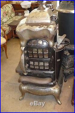ANTIQUE Cast iron STOVE Spartan 108 PARLOR Style The WEHRLE co. Newark, OH