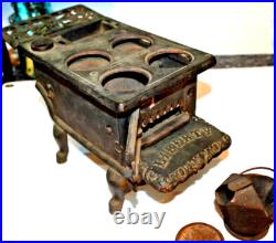 ANTIQUE LIBERTY SALESMAN SAMPLE CAST IRON MINIATURE/TOY STOVE WithACCESSORIES