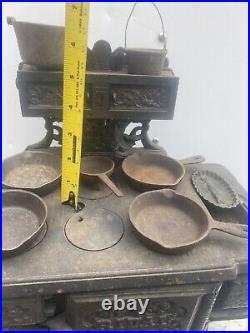 ANTIQUE RIVAL CAST IRON TOY CHILDS STOVE SALESMAN SAMPLE With Accessories