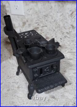 American MINIATURE CAST-IRON STOVE Crescent Salesmans Sample, Vintage Toy NICE