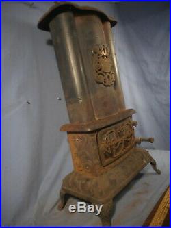 Antique 1903 Detroit Stove Works Garnet Jewel VTG parlor cast iron gas Heater