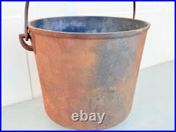 Antique Cast Iron 3 Leg Bean Pot Kettle, Cowboy Campfire, Calderon Gate Mark