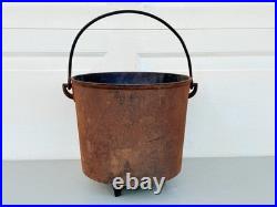 Antique Cast Iron 3 Leg Bean Pot Kettle, Cowboy Campfire, Calderon Gate Mark