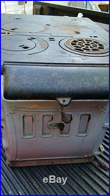 Antique Cast Iron Cooking / Heating Stove
