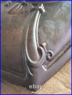 Antique Cast Iron Decorative Parlor Stove Top With Finial