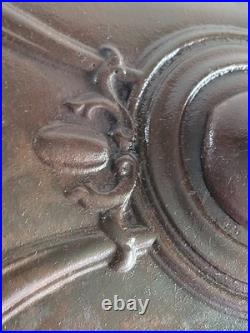 Antique Cast Iron Decorative Parlor Stove Top With Finial