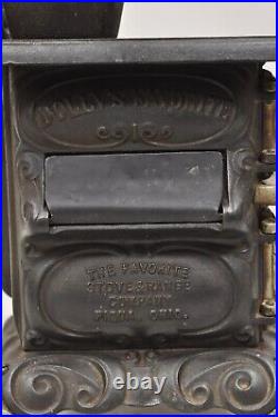 Antique Dollys Favorite Cast Iron Childs Salesman Sample Stove by Favorite Stove