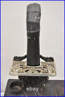 Antique Dollys Favorite Cast Iron Childs Salesman Sample Stove by Favorite Stove