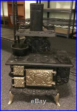 Antique FAVORITE Salesman Sample Stove Miniature Cast Iron Wood/Coal 27 Tall