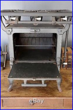 Antique Laurel Stove Furnace The Art Stove Co. Cast Iron Feet 3 Burner Range Old