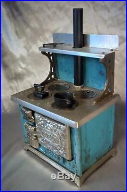 Antique Novelty Salesman Sample Stove Miniature Cast Iron Wood/Coal c1900