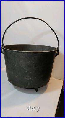 Antique O P & CO Cast Iron 3 Leg Bean Pot Kettle Bail Handle Hard To Find