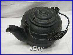 Antique O & P Cast Iron Tea Kettle Pot Teapot Stove No. 7 Lidded Reading PA