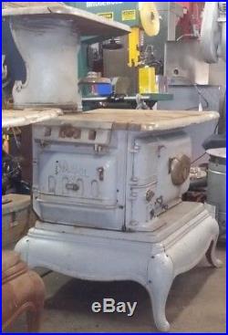 Antique Prizer Royal cast iron stove
