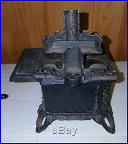 Antique Queen Cast Iron Wood Burning Stove Toy or Salesman Sample. With Accessorie