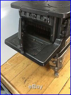 Antique ROYAL ESTHER Salesman Sample Miniature Toy Stove By Mt. Penn Stove Works