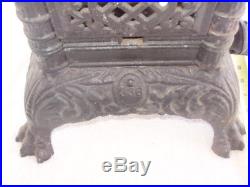 Antique Rare VULCAN W. M. Crane Co. NY. Large Black Cast Iron Claw Foot Heater