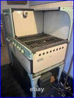 Antique Stove Set Up for Natural Gas. Great Shape. All Original