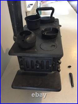 Antique Toy Stove/Sample Baby With Pots Ideal Manufacturing Co. Cast Iron Range Antique Toy Stove/Sample Baby With Pots Ideal Manufacturing Co. Cast Iron Range