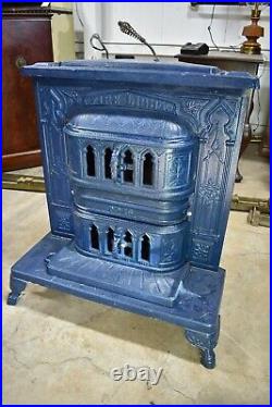 Antique Victorian Cast Iron Parlor Stove, blue Fire Light No 16 Reading Pa