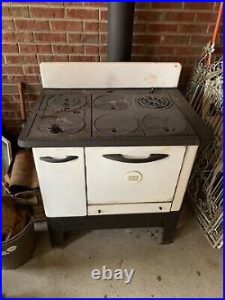 Antique Vintage Kitchen Coal Wood Stove in New Jersey