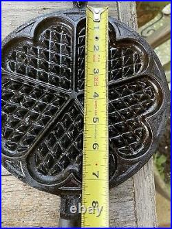 Antique Western Importing Cast Iron Rosette Heart Shaped Waffle Iron 999/981