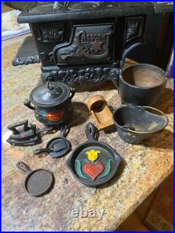 Antique cast iron miniature stove toy CRESCENT MODEL-BLACK EXCELLENT CONDITION Antique cast iron miniature stove toy CRESCENT MODEL-BLACK EXCELLENT CONDITION