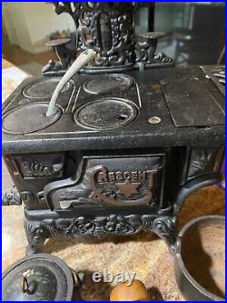 Antique cast iron miniature stove toy CRESCENT MODEL-BLACK EXCELLENT CONDITION Antique cast iron miniature stove toy CRESCENT MODEL-BLACK EXCELLENT CONDITION