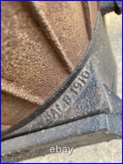 Antique coal burner stove Cast Iron Stove royal manufacturing Company