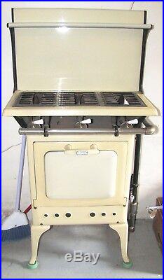 Antique-royal-cast Iron-kitchen Stove-3 Burner-has Been Hooked Up