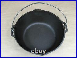 Birmingham Stove & Range BSR # 8 Cast Iron Dutch Oven 10 5/8 with Matching Lid