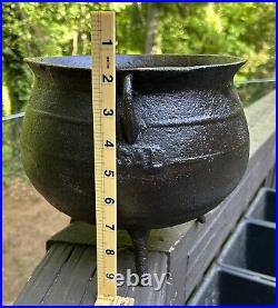 Cast Iron Cauldron/Pot. 2 gal. 3 Legs gate-marked Pre-1900s Antique Restored
