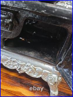 Crescent Salesmens Sample Large 12 Miniature Cast Iron Cook Stove & Accessories
