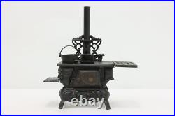 Crescent Vintage Cast Iron Miniature Stove & Pots #52097 Crescent Vintage Cast Iron Miniature Stove & Pots #52097