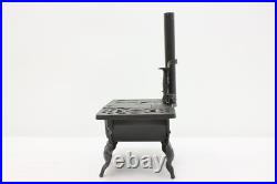 Crescent Vintage Cast Iron Miniature Stove & Pots #52097 Crescent Vintage Cast Iron Miniature Stove & Pots #52097