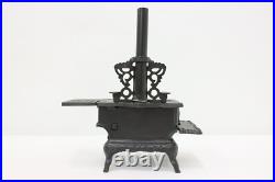 Crescent Vintage Cast Iron Miniature Stove & Pots #52097 Crescent Vintage Cast Iron Miniature Stove & Pots #52097