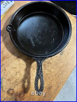 Fancy Handle 1800's Cast Iron Skillet Pan With Tulip Handle & Gate Mark 11