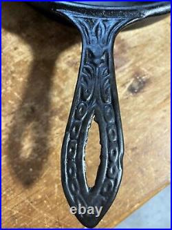 Fancy Handle 1800's Cast Iron Skillet Pan With Tulip Handle & Gate Mark 11