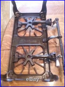 GRISWOLD VINTAGE CAST IRON 202 Two Burner Gas Stove Cookware