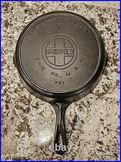 Griswold Cast Iron #7 Large Block Logo Skillet with Heat Ring