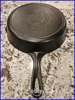 Griswold Cast Iron #7 Large Block Logo Skillet with Heat Ring