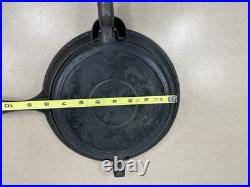 Griswold Cast Iron #8 The American Waffle Iron, Finger Hinge Version Griswold Cast Iron #8 The American Waffle Iron, Finger Hinge Version