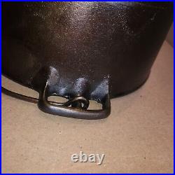 Griswold Erie Slant Logo No 9 Dutch Oven PN. 834 No Lid