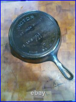 Griswold Victor #7 Cast Iron Skillet