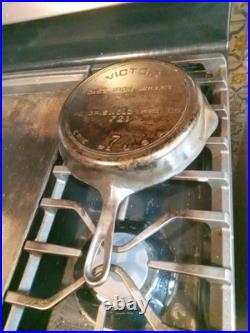 Griswold Victor #7 Cast Iron Skillet