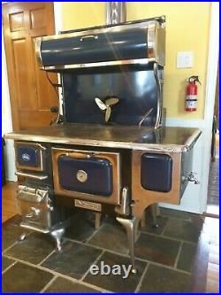 Heartland Oval Wood Burning Cooking Stove with Water Reservoir